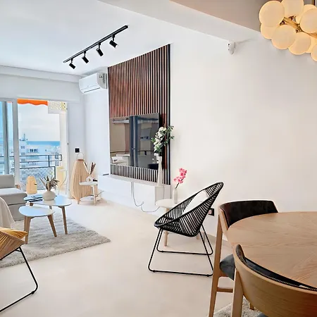 Luxury In Center Apartment *
